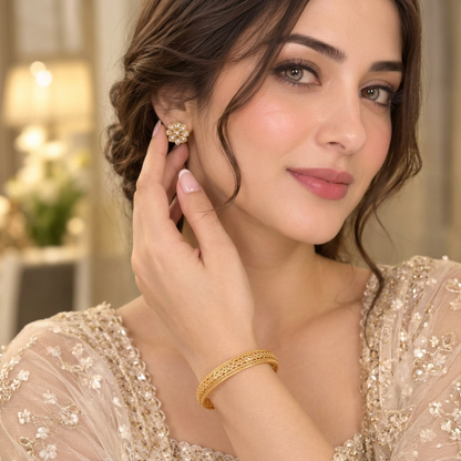 Gold Platted - Beautiful Women's Fashion Bangle - A stylish bangle that adds a contemporary touch to any outfit.