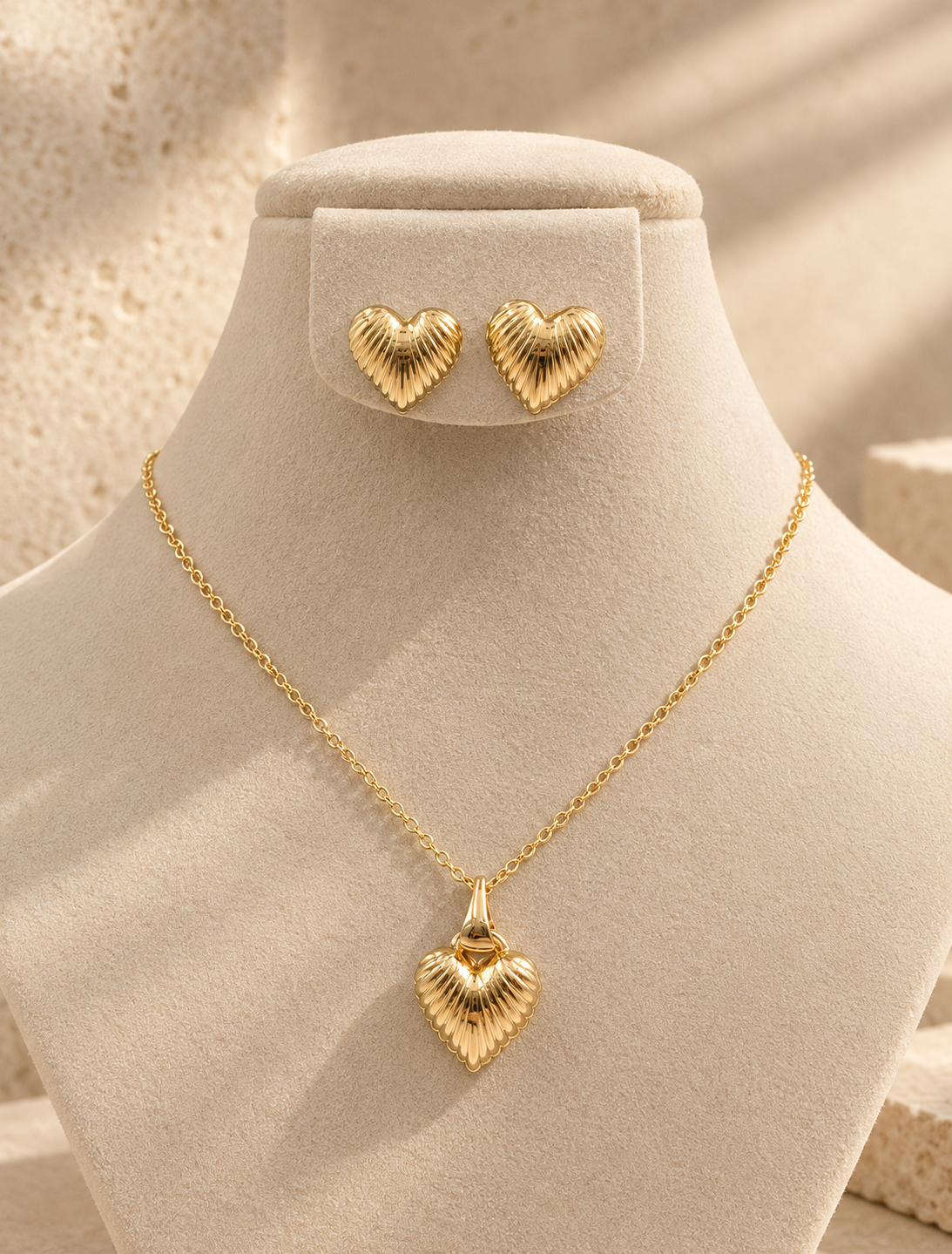 Gold Platted Heart Pendant Set - Luxury And Premium Apparence