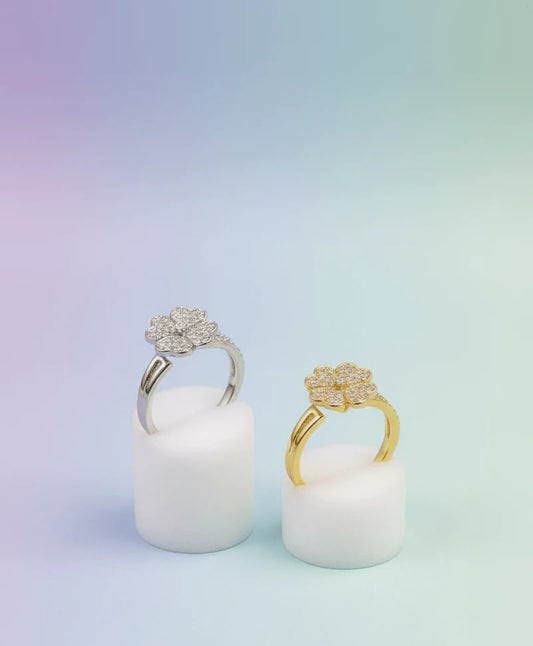 Luxury Crystal Flower Ring for Women – Elegant Floral Cluster Design with Sparkling Stones in Gold & Silver Finishes