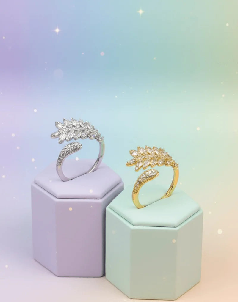 Luxury Crystal Leaf Ring for Women – Elegant Marquise-Cut Sparkling Stones with a Beautiful Gold & Silver Finish