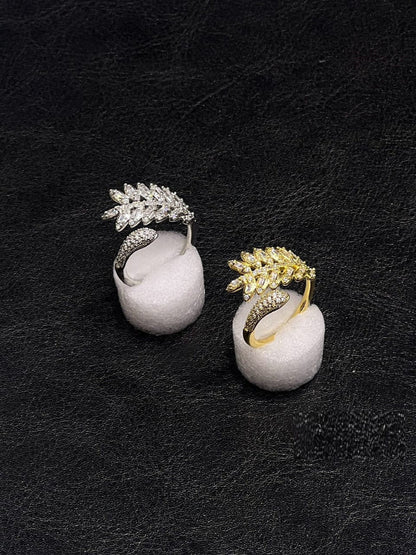 Luxury Crystal Leaf Ring for Women – Elegant Marquise-Cut Sparkling Stones with a Beautiful Gold & Silver Finish