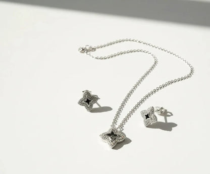 Elegant Quatrefoil Jewelry Set – Geometric Necklace & Earrings for Women